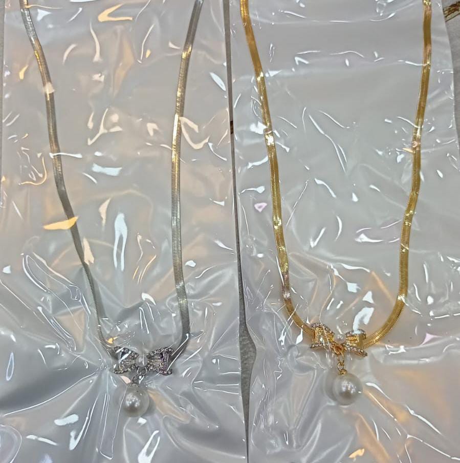 Elegant Korean Knot Shape Pearl Pendent (Golden)