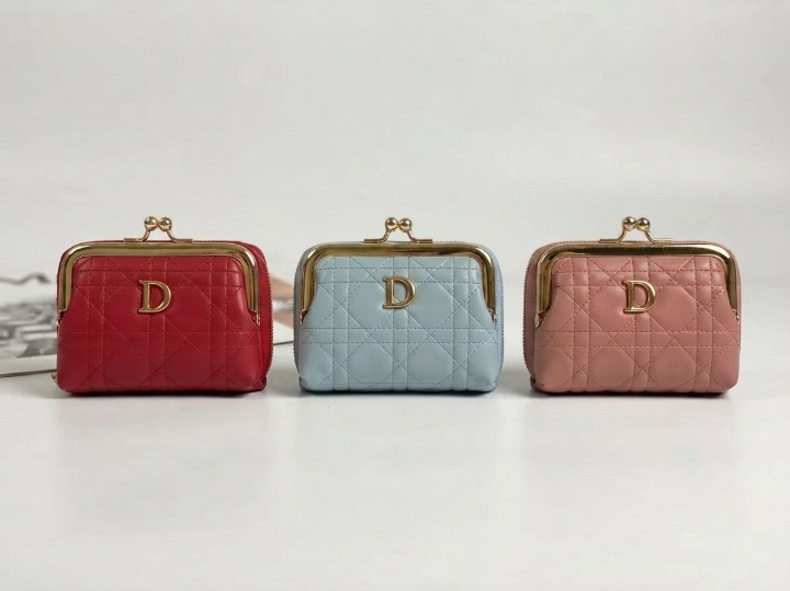 Premium Women's Mini Wallet — Luxury Ladies Quilted Clutch Purse